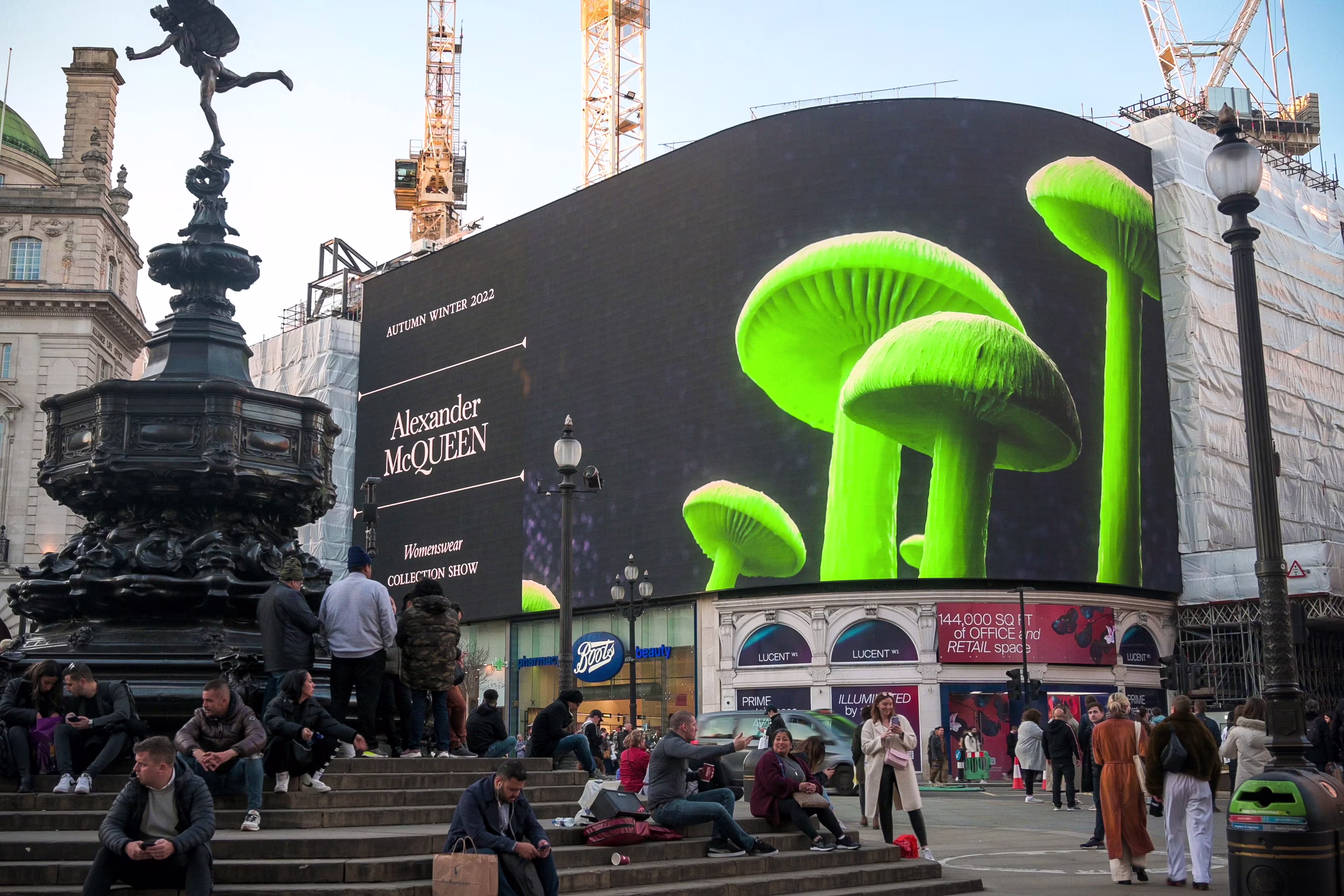 DOOH designed by GEGM for Alexander McQueen