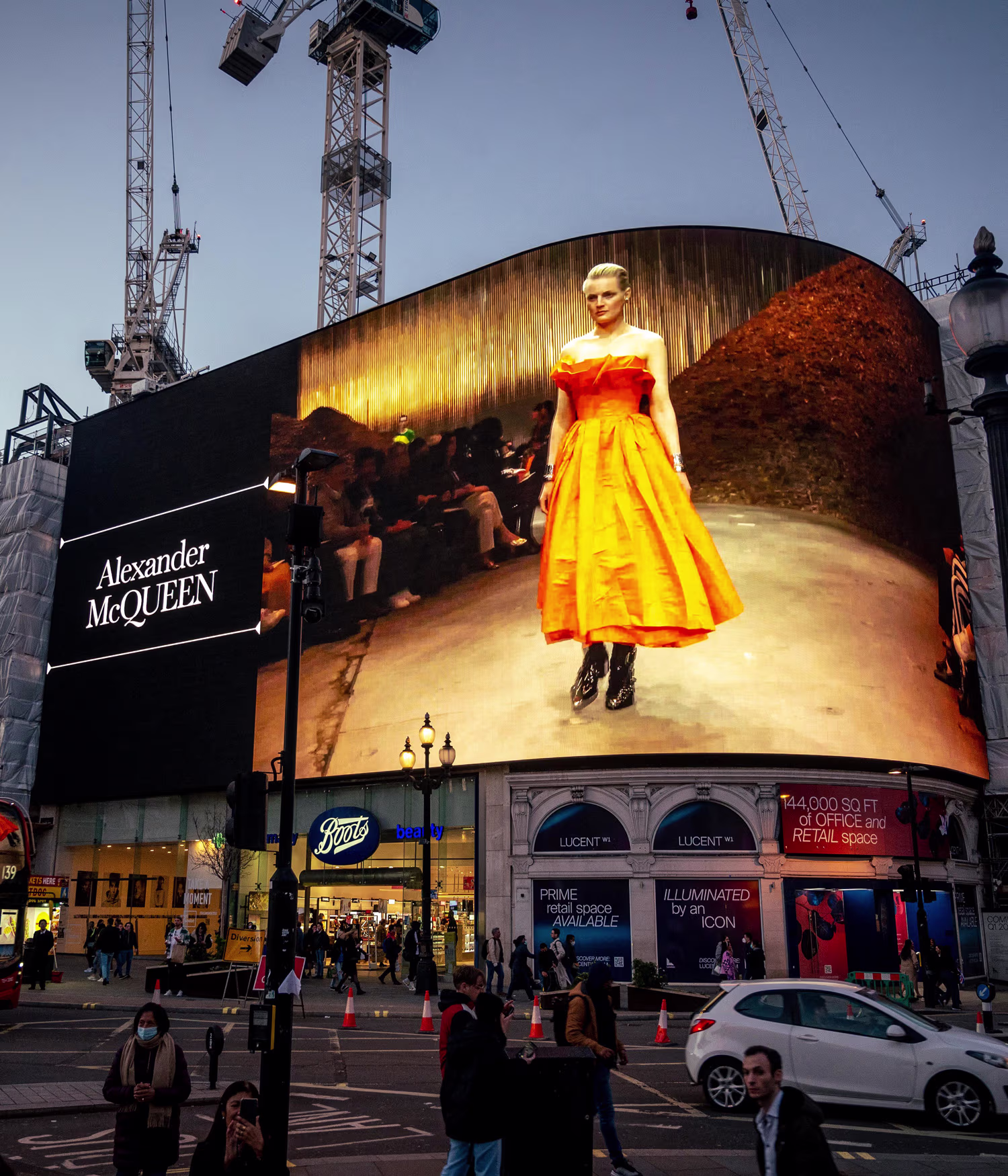 Dooh created by GEGM for Alexender McQueen