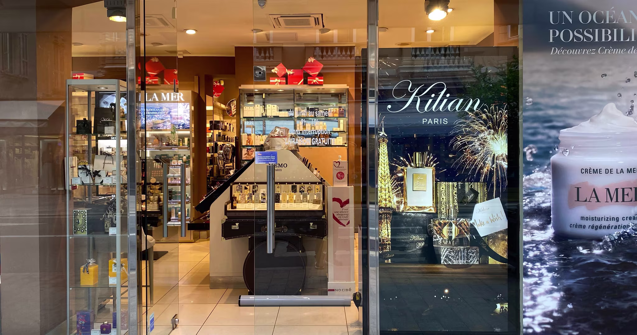 Digital printing placed in a Ralph Lauren shop